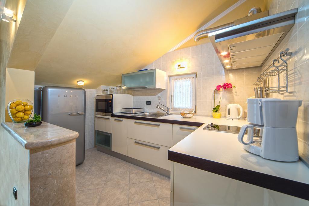 Apartments Anna Omis Ruang foto